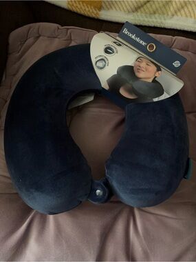 Brookstone Blue Travel pillow Memory Foam Classic U shape Machine washable CVR